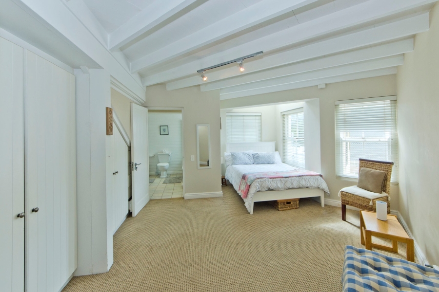 9 Bedroom Property for Sale in Leisure Isle Western Cape